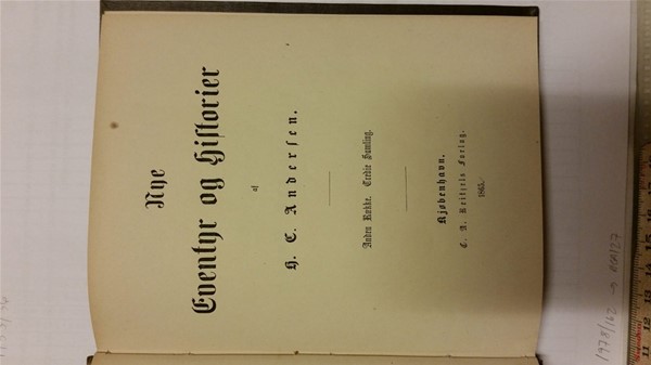 Bog: Nye Eventyr og Historier af H.C. Andersen. Anden R..., 1865 (Dansk)